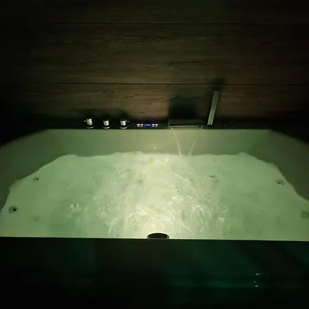 Love hotel La - *
